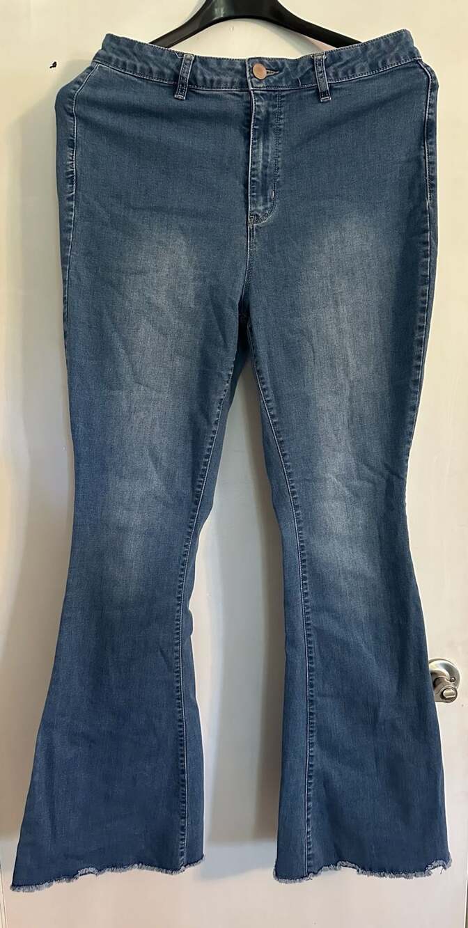 Fashion Nova Flare Jeans Size 14 Blue Denim Raw Hem